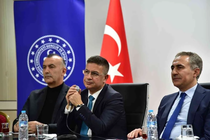 Rektör İlter Kuş, öğrencilerle buluştu
