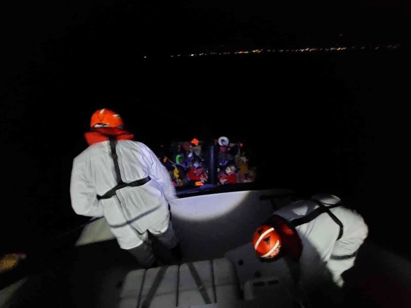 Can salına bindirip geri ittiler, Sahil Güvenlik kurtardı
