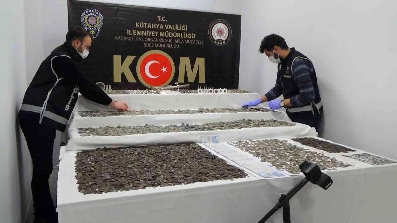 Paha biçilemez eserler klozet ve kovanlardan çıktı
