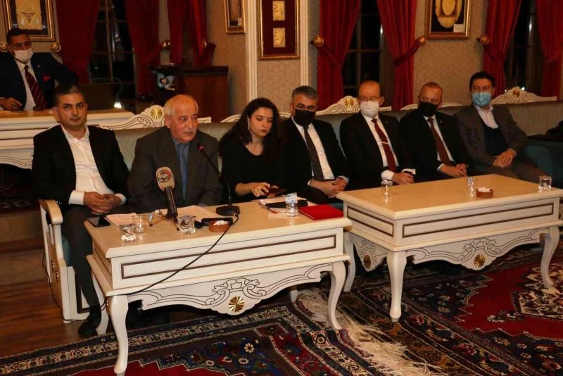 Bayrak Şairi Arif Nihat Asya söyleşiyle anıldı
