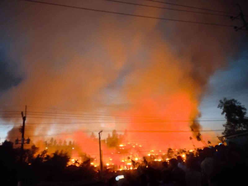 Bangladeş’te Arakanlı Müslümanların yaşadığı kampta yangın
