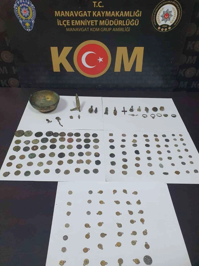 Yol kontrolünde 160’ı sikke toplam 181 adet tarihi eser ele geçirildi
