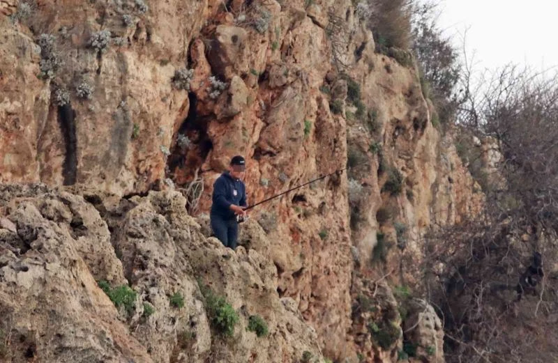 30 metrelik falezlerde ölümüne olta
