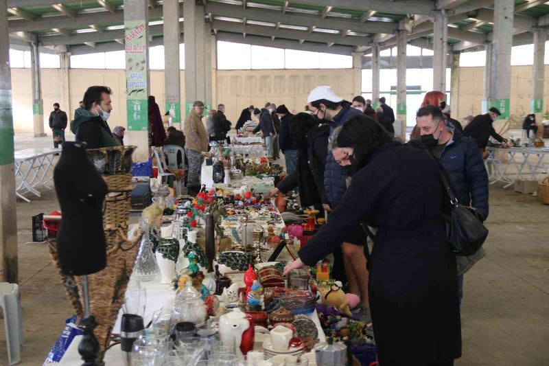 Eskişehir’de yeni yılın ilk antika pazarı kuruldu
