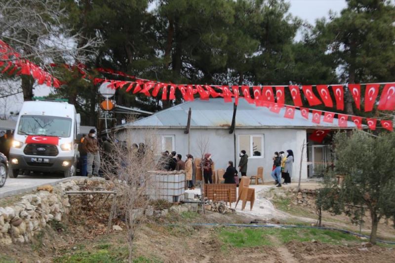 Akçakale sınır hattında şehit olan Piyade Teğmen Murat Alyakut, son yolculuğuna uğurlandı