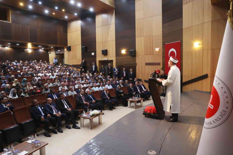 Diyanet İşleri Başkanı Erbaş: “Bizler, Allah’ın dinine ve bütün insanlığın geleceğine hizmet gayesiyle çalışıyoruz”
