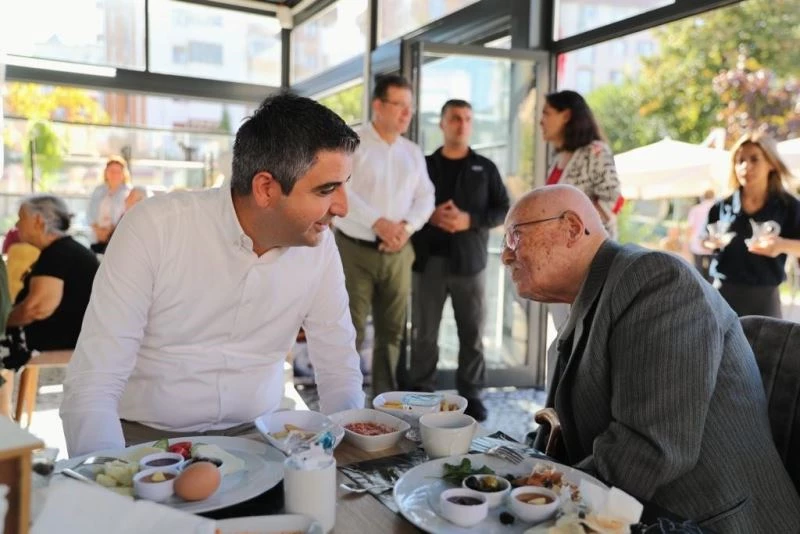 Başkan Yüksel, 1 Ekim Dünya Yaşlılar Günü’nde huzurevi sakinlerini unutmadı
