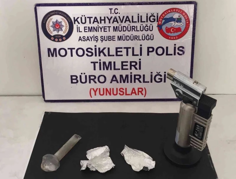 Kütahya’da Yunus Timlerince bir araçta uyuşturucu ele geçirildi
