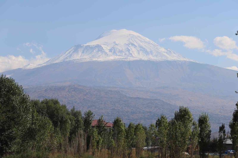 Türkiye’nin çatısına mevsimin ilk karı yağdı
