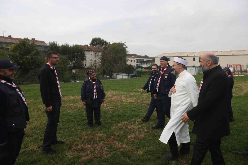 Diyanet İşleri Başkanı Erbaş, Fransa’da izcilik kampının açılışını yaptı
