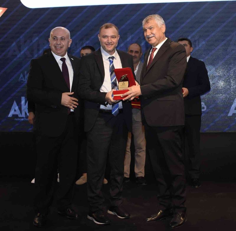ASHİB, Adana’nın hayvansal gıda ihracatı şampiyonlarını ödüllendirdi
