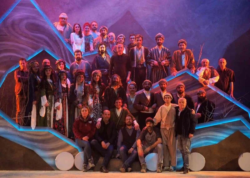 Van Devlet Tiyatrosu Siyabend ve Xece ile perdelerini açtı
