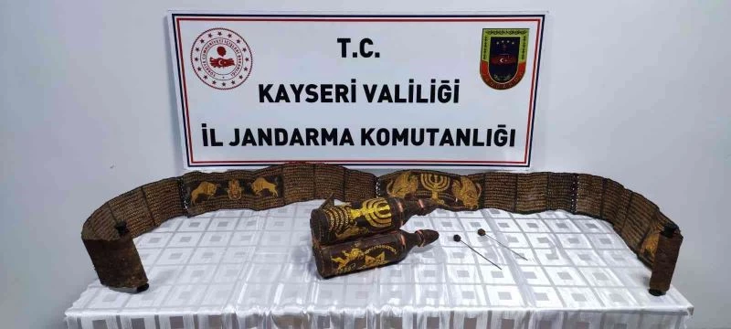 Kayseri’de İbranice yazılı Tevrat ele geçirildi
