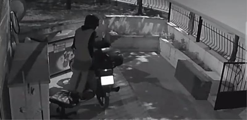 Başkentteki motosiklet hırsızları kamerada
