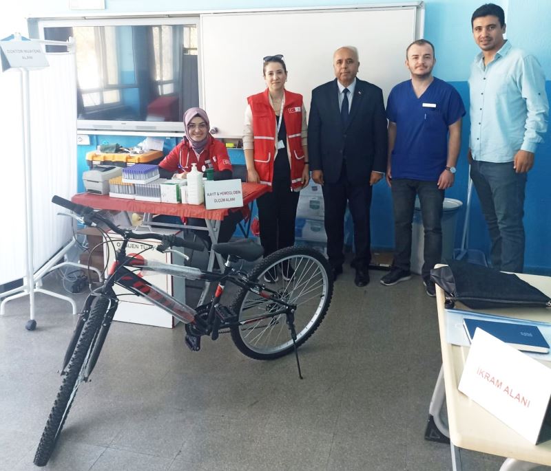 Manisa’da en çok kan bağışçısı getiren öğrenciye bisiklet hediye edilecek
