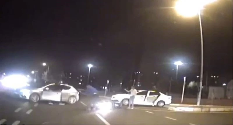 Pendik’te kaza yapan sürücüler yol ortasında tartıştı
