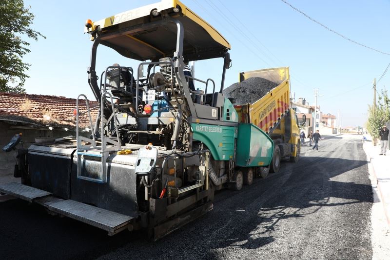 Karatay’da yol çalışmalarına devam ediyor
