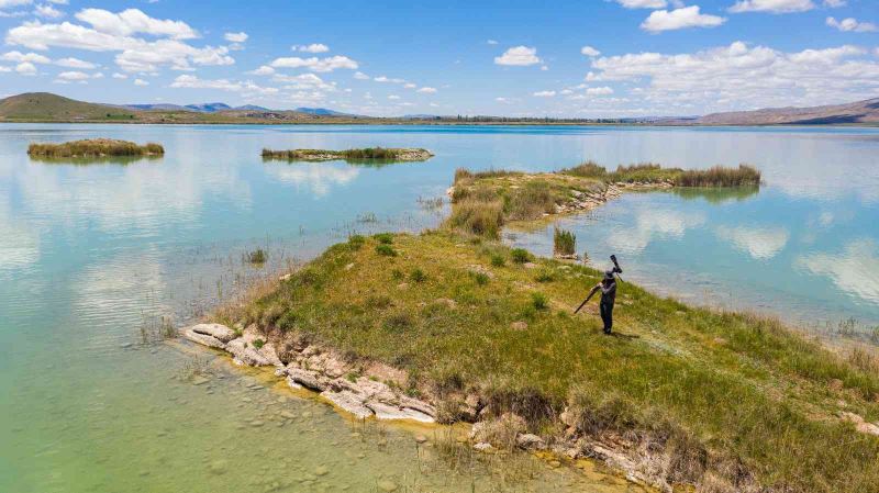 Sivas’ta doğa harikası göl fotoğrafçıların uğrak yeri oldu
