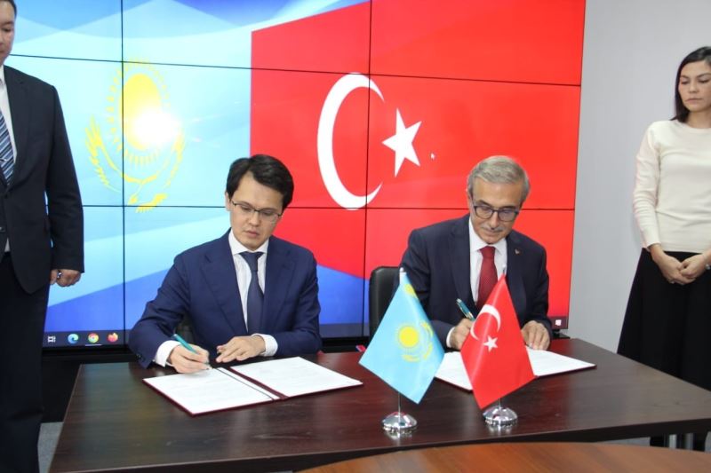 Türkiye ile Kazakistan arasında ’uydu üretiminde iş birliği’ mutabakatı imzalandı

