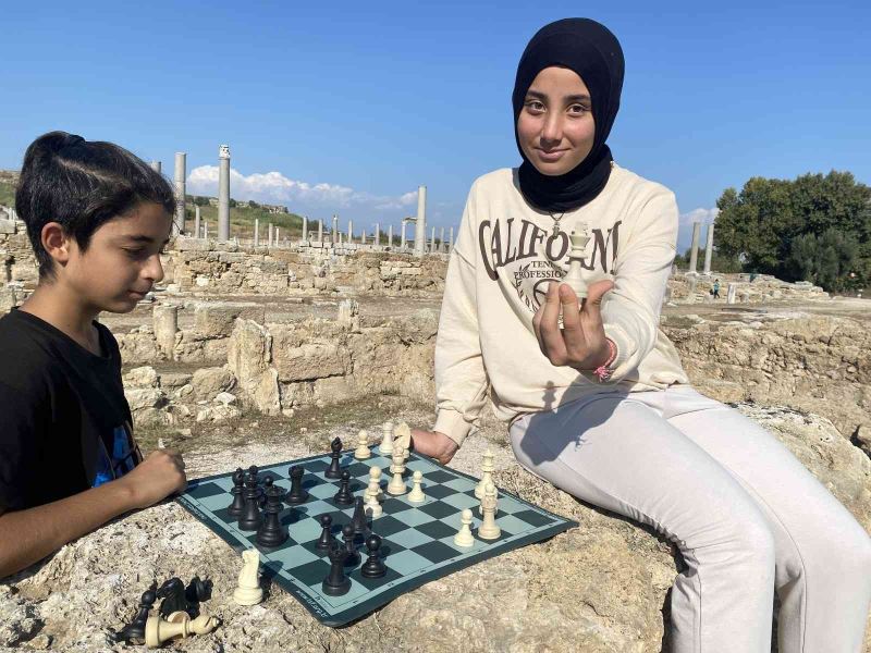 Perge Antik Kenti’nde satranç şenliği
