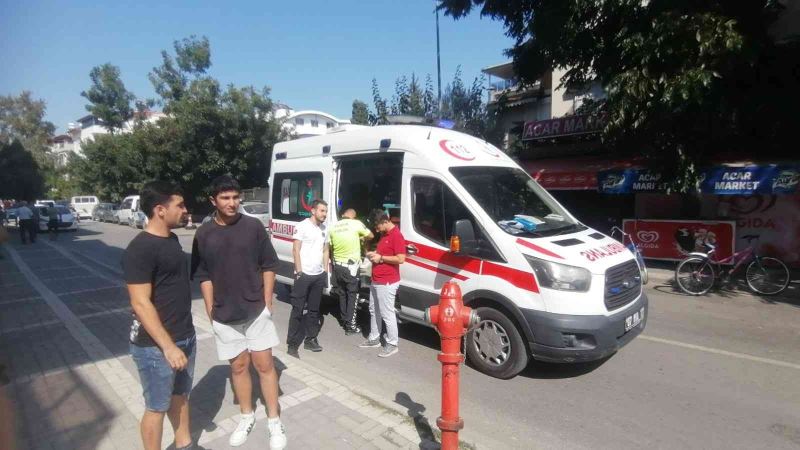 Zincirleme kazada yaralanan sürücü ambulansta ağladı
