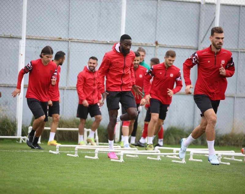 Sivasspor 3 puan parolasıyla hazırlanıyor
