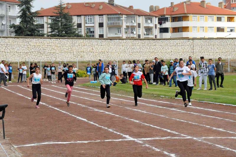 Akşehir’de 4. Zekai Baloğlu Atletizm Yarışmasına yoğun ilgi
