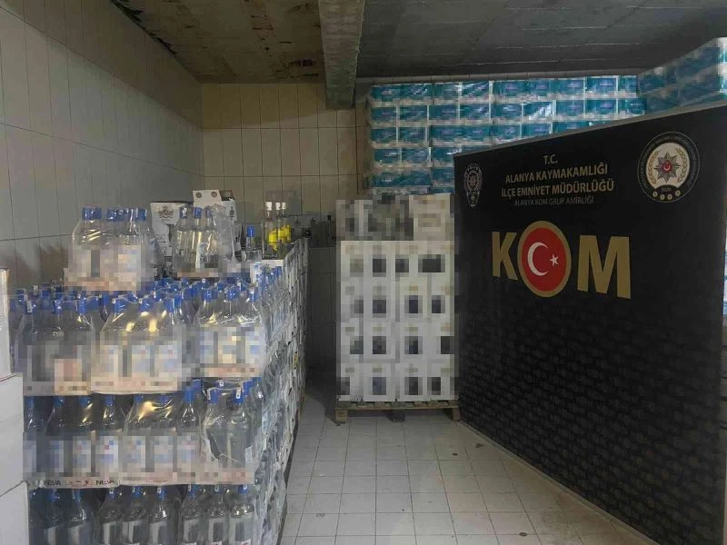 Antalya’da otel deposunda sahte bandrollü içki ele geçirildi
