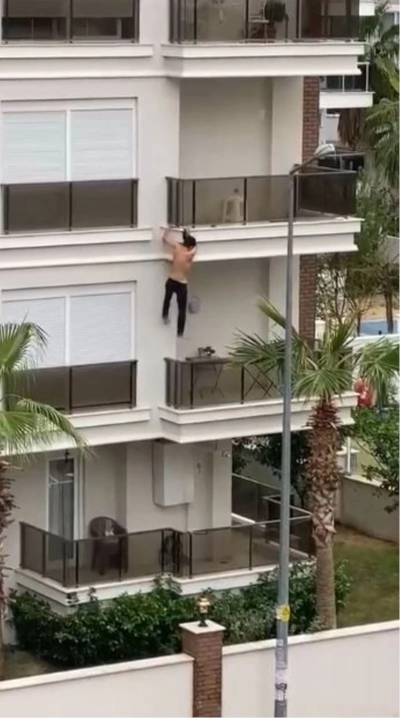 Lüks sitede oturan gencin balkonda yaptıkları yürekleri ağza getirdi
