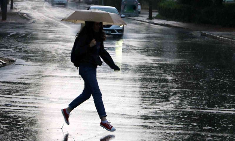 Erzincan’da sıcaklık düşüyor sağanak yağış bekleniyor

