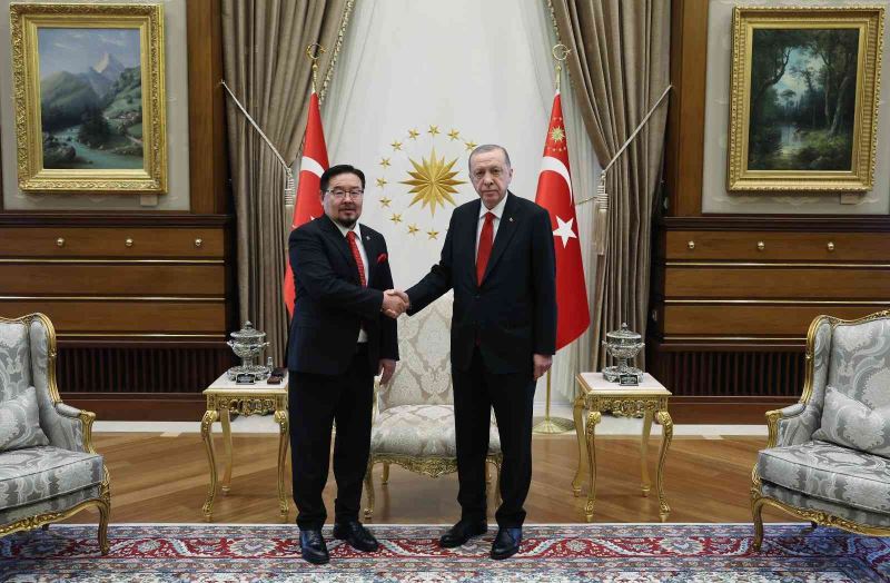 Cumhurbaşkanı Erdoğan, Moğolistan Ulusal Büyük Kuralı (Meclisi) Başkanı Gombojav’ı kabul etti
