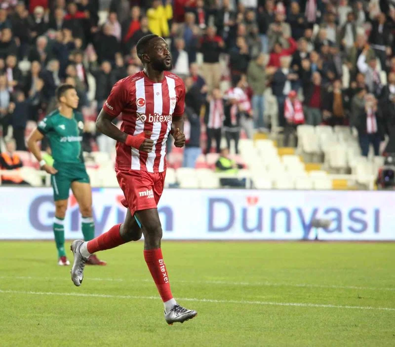 Yatabare ligdeki 2. golünü attı