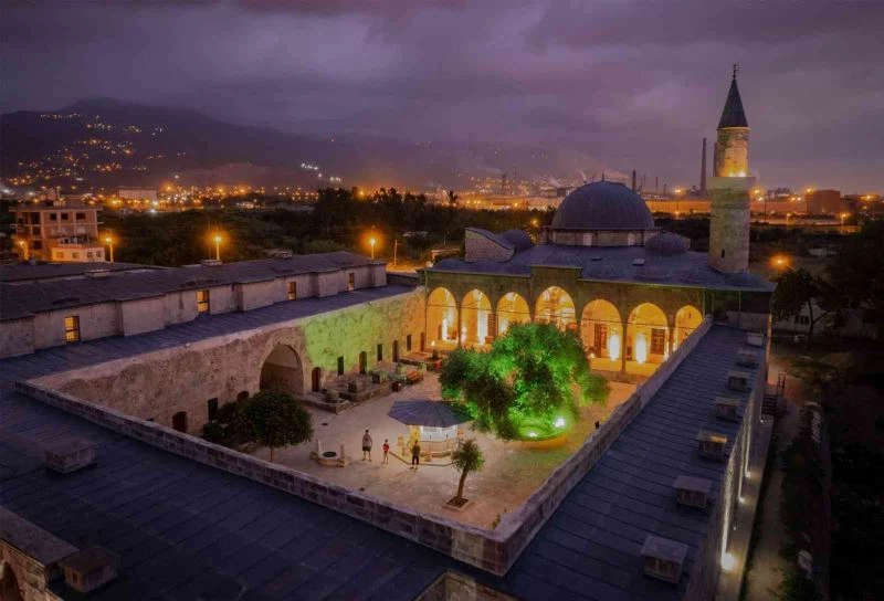 Sokullu Mehmet Paşa Külliyesi geceleri de rengarenk
