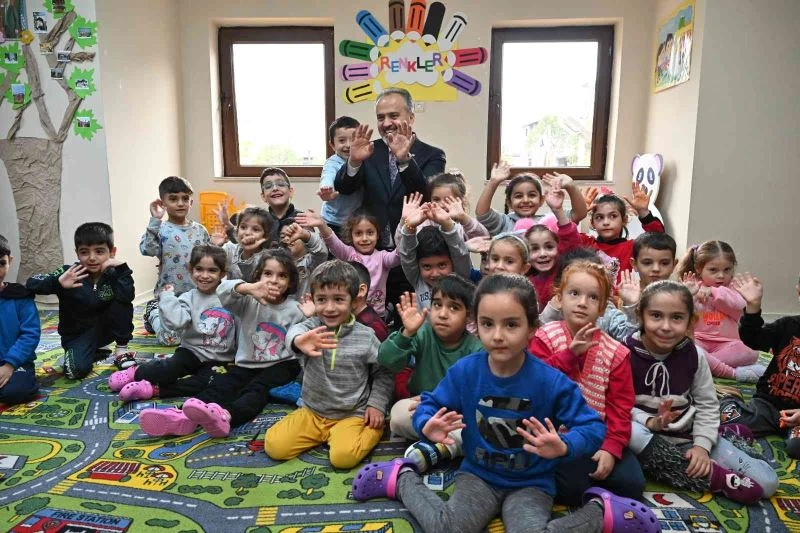 Ana Kucağında ders: ‘Başkanı tanıyalım’
