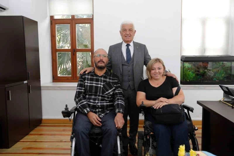 Yeni evli çiftten Başkan Gürün’e teşekkür ziyareti
