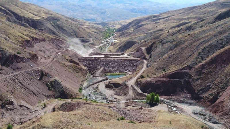 Kemah Tuzlaköy Barajı’nda çalışmalar sürüyor
