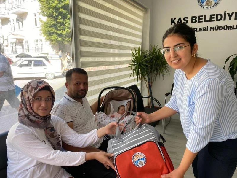 Kaş’ta yeni doğan bebeklere ‘hoş geldin’ hediyesi
