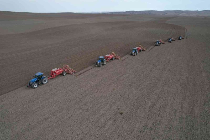 Türkiye tohum piyasasının 15 bin tonuna ev sahipliği yapan Polatlı’da güz ekimi başladı
