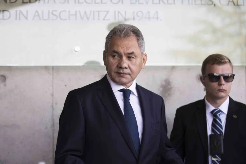 Rusya Savunma Bakanı Şoygu’dan, İngiliz ve Fransız mevkidaşlarına “kirli bomba” uyarısı
