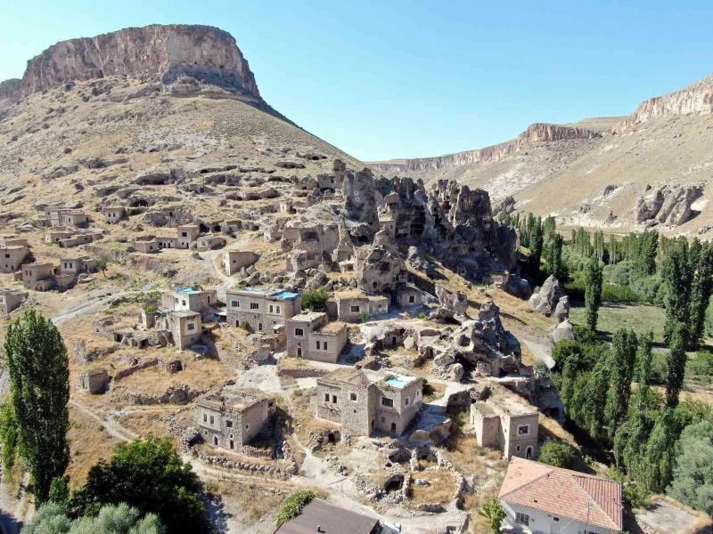 Sıcak hava balonları ile Soğanlı Vadisi’ne ilgi arttı
