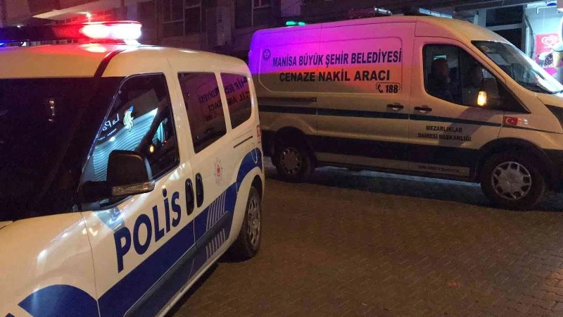 Manisa’da koca dehşeti: Cinnet getirdi, karısını bıçaklayarak öldürdü
