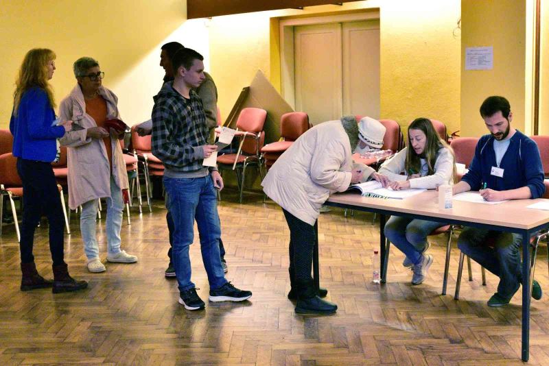 Slovenya’da halk cumhurbaşkanlığı seçimi için sandık başında
