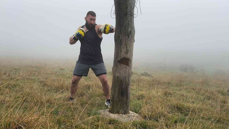 Profesyonel kick boksçu Muhammed Dursun, yaylada oksijen depoladı
