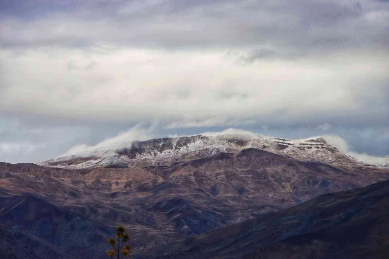 Yüksek kesimlere kar yağdı, hava sıcaklığı sıfırın altına düştü
