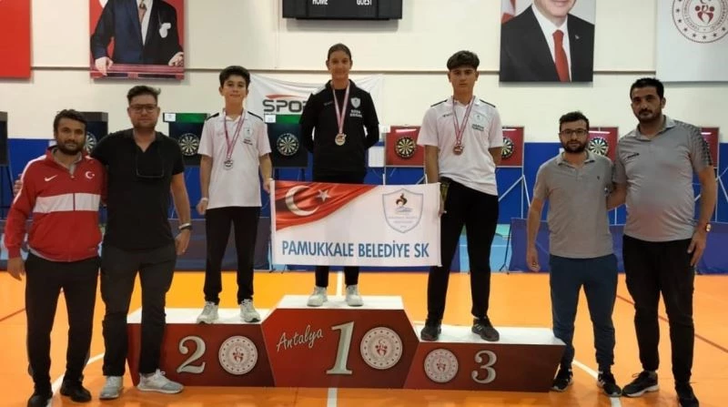 Pamukkaleli dartçılar 12 madalya kazandı
