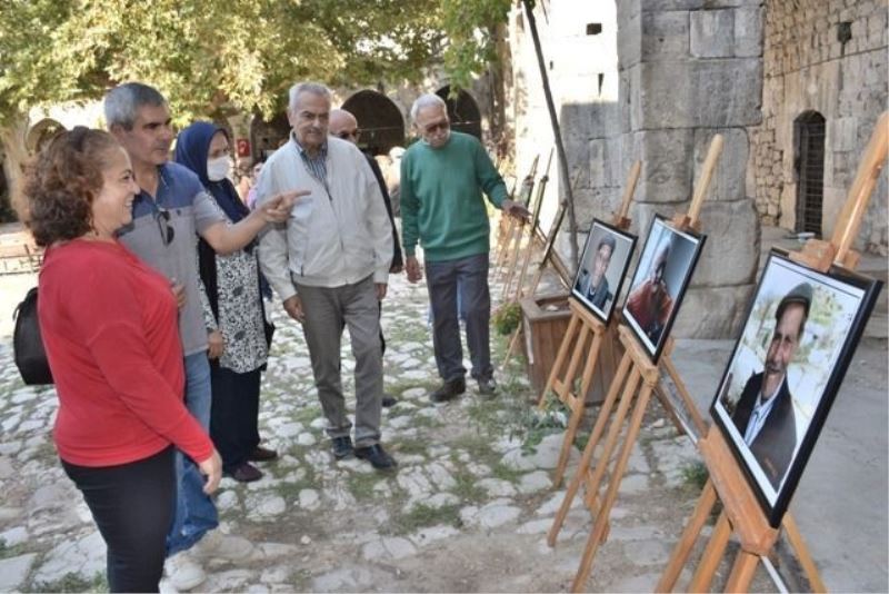 Tarihi Taşhan fotoğraflarla gülümsedi
