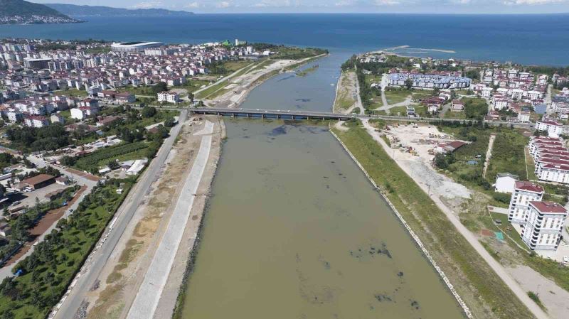 Melet Irmağı’nda ıslah çalışmaları devam ediyor
