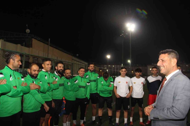 AK Partili Subaşı, futbolculara moral verdi
