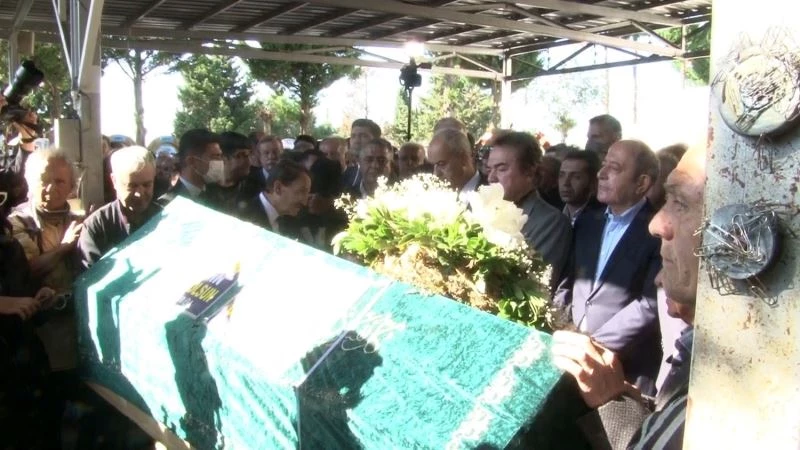 Usta isim Halit Kıvanç son yolculuğuna uğurlanıyor
