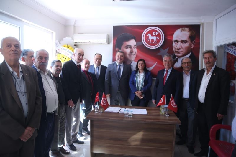 Başkan Çerçioğlu, Çine’de Demokrat Parti kongresine katıldı
